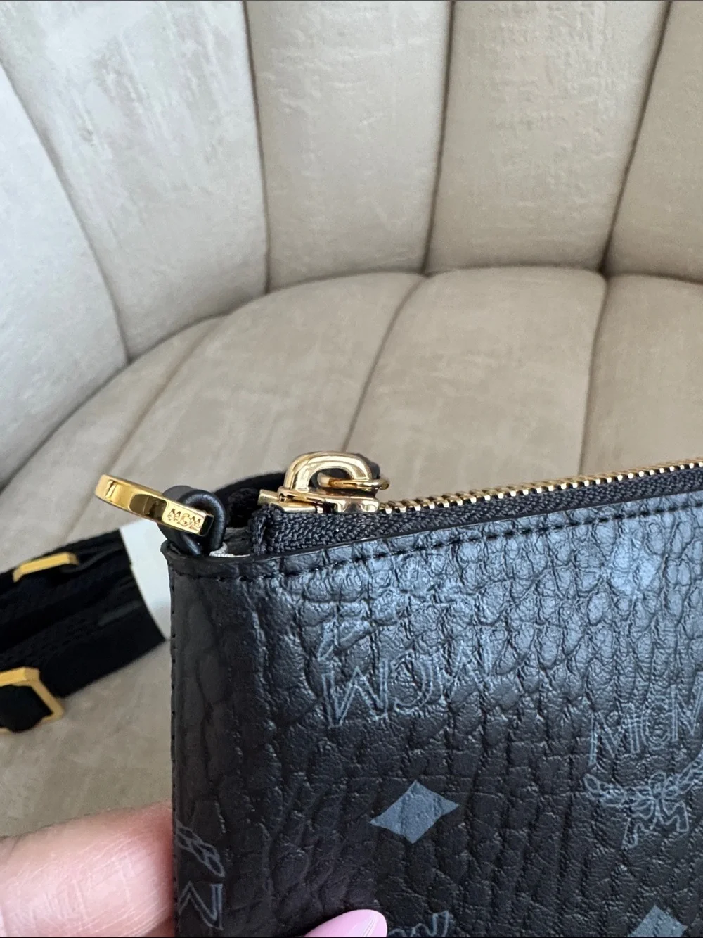 MCM compact black